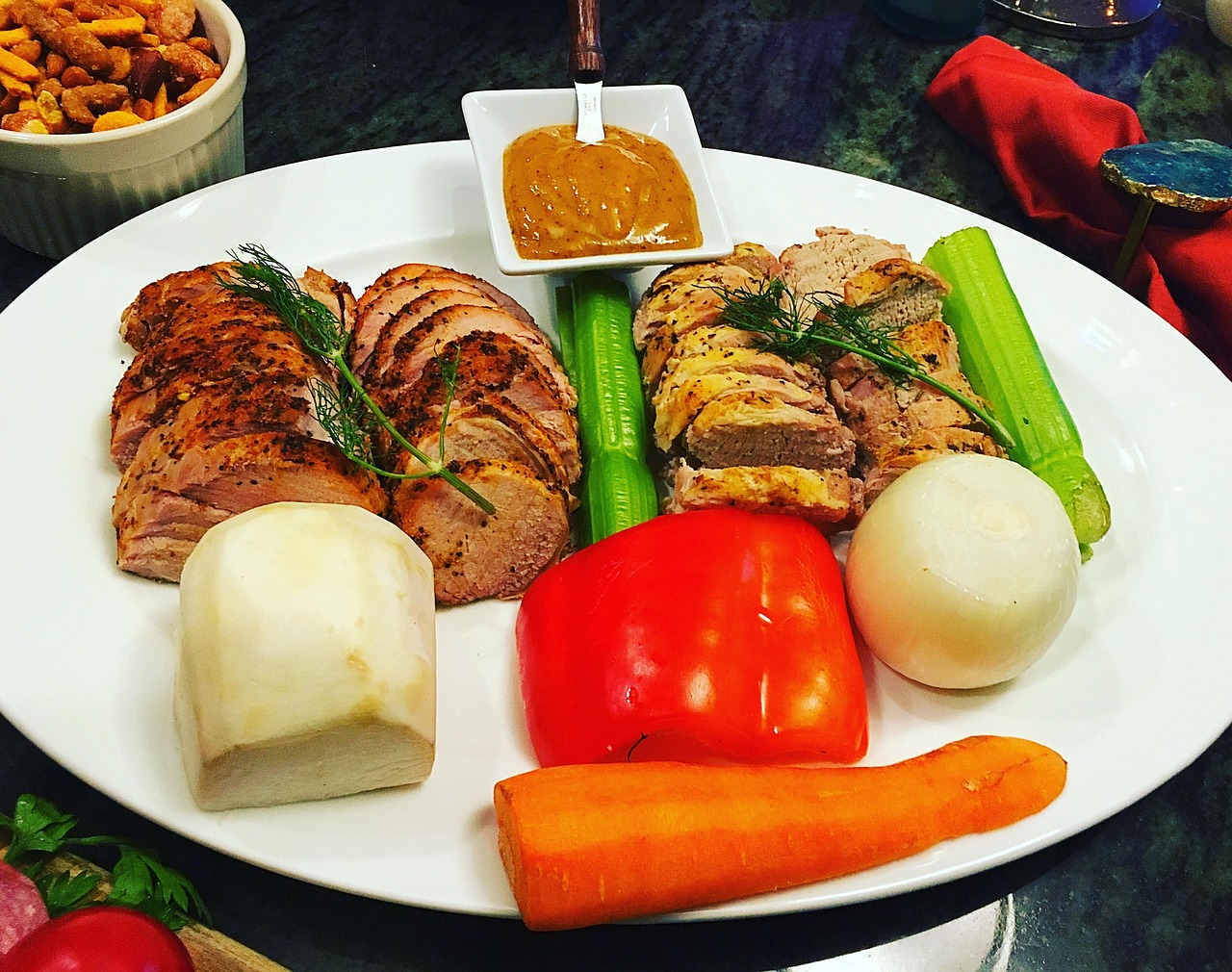 În HoReCa, un angajat din șase este străin